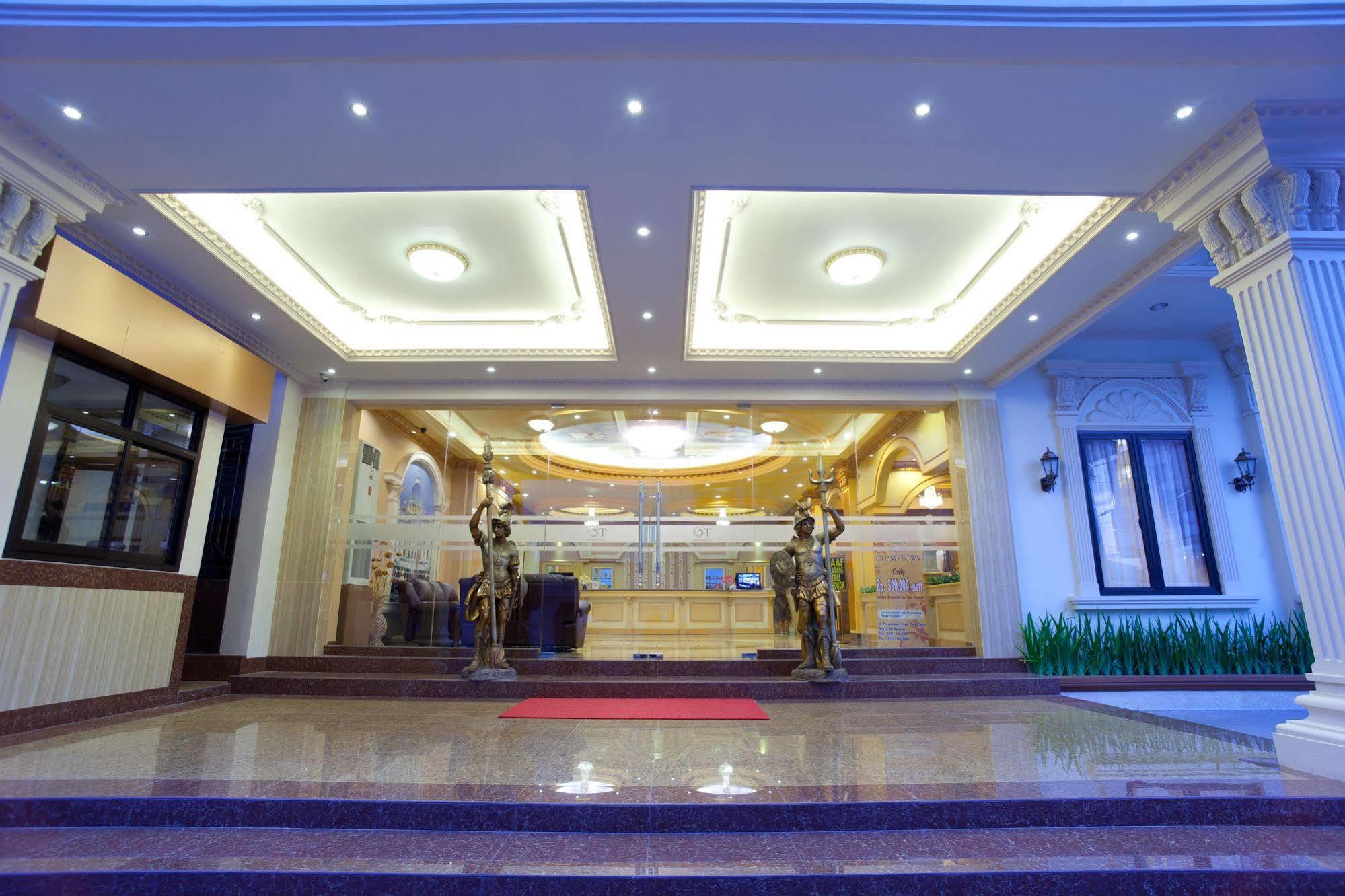 Hotel Grand Town Macáçar Exterior foto